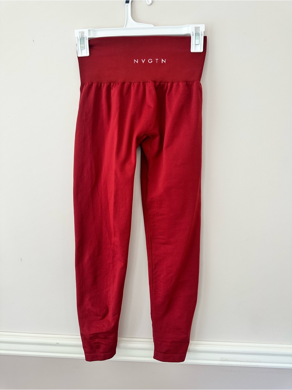 NVGTN Deep Red High-Waist Leggings